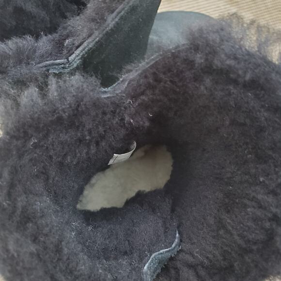 UGG Constantine Genuine Lamb Shearling Black Lace Up Boots Women's Size 6 US - Picture 12 of 16